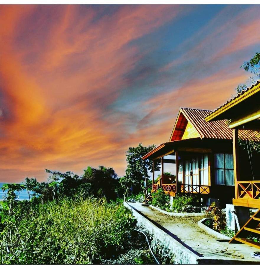 Marind Dive Eco Resort Waha Ngoại thất bức ảnh